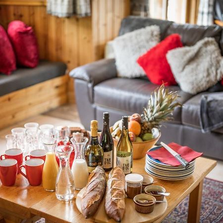 Chalet Himalaya , 10 Person Chalet With 5 Ensuite Bedrooms And Outdoor Jacuzzi In Meribel Centre 외부 사진