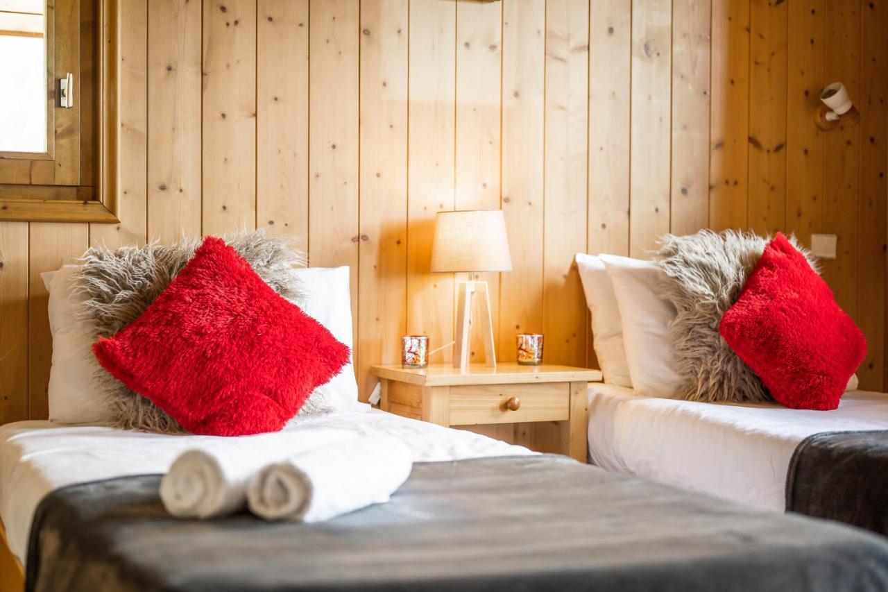 Chalet Himalaya , 10 Person Chalet With 5 Ensuite Bedrooms And Outdoor Jacuzzi In Meribel Centre 외부 사진